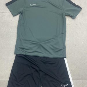 NIKE CONJUNTO DV9750-338 VERDE