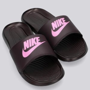 NIKE PLAYERA CN9677.404